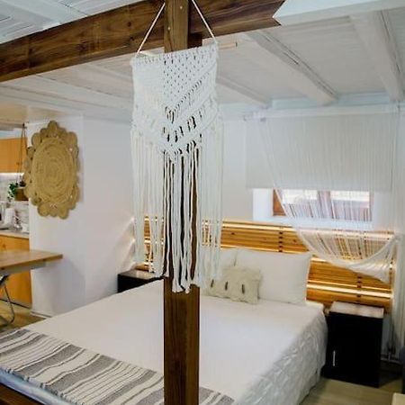 Yard- Family Retreat Apartman Corinth Kültér fotó
