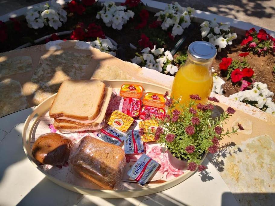 Yard- Family Retreat Apartman Corinth Kültér fotó